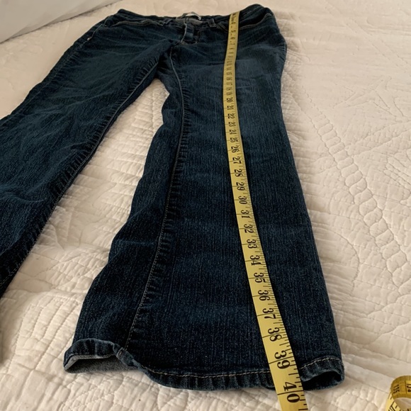 Signature Levi Strauss modern boot cut jeans. Women’s size 8, 5 pocket jeans. - Picture 7 of 7